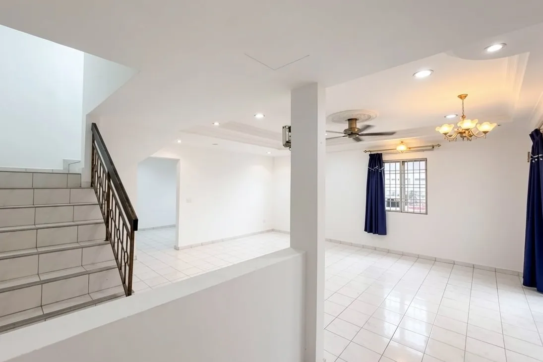 4R3B Double Storey House @ Bandar Bukit Tinggi